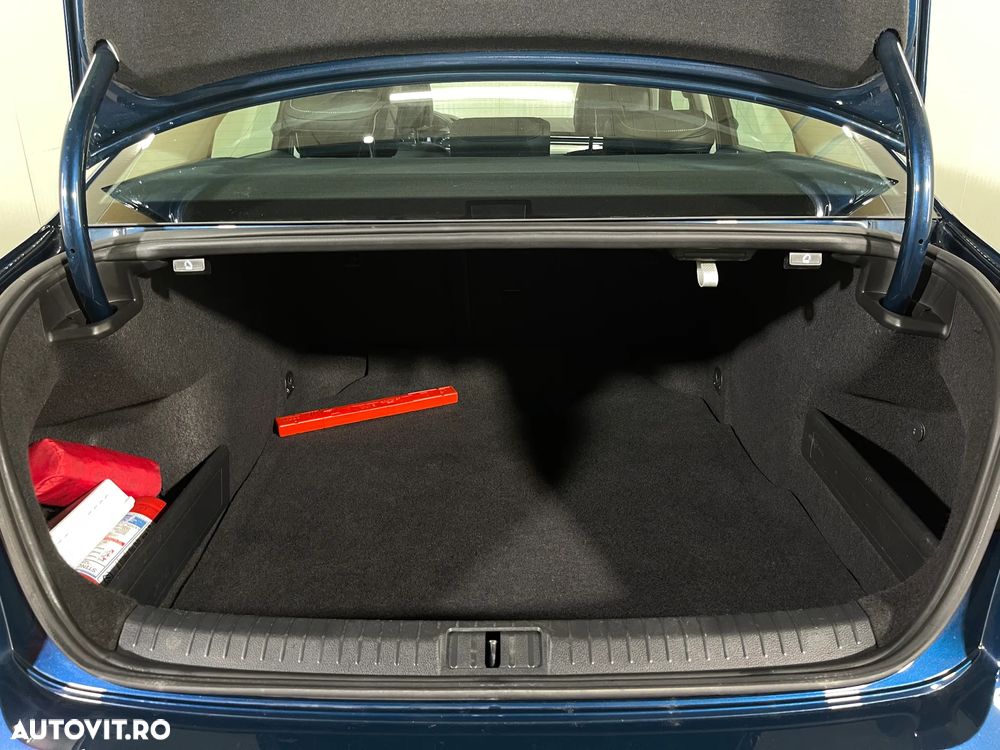 Volkswagen Passat 2.0 TDI DSG 4Mot Highline - 13