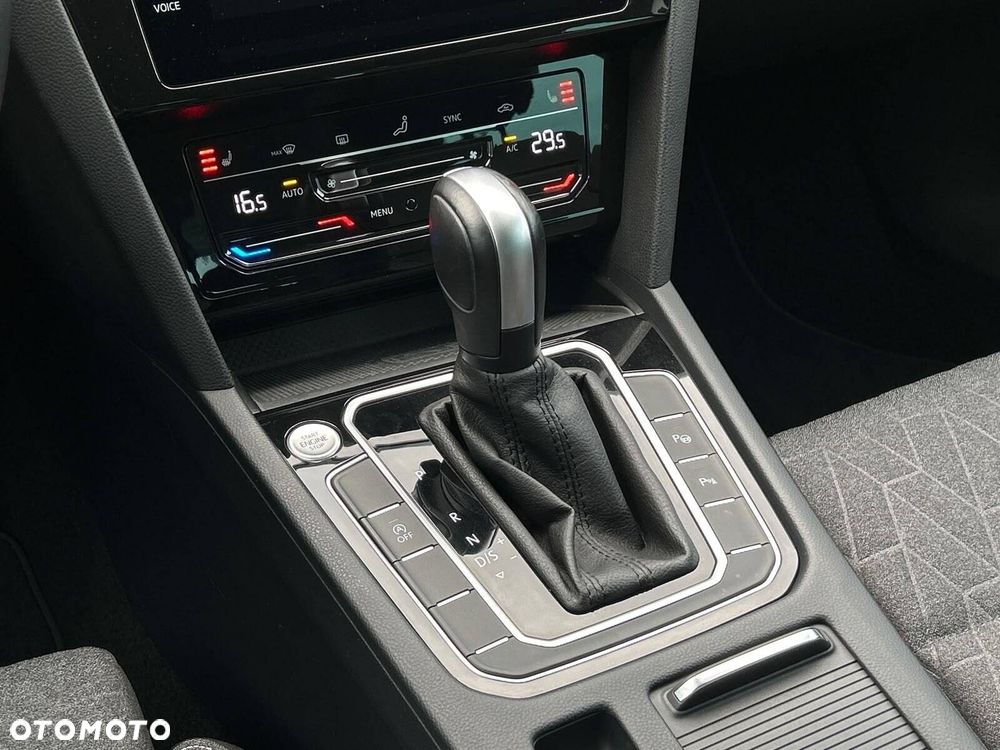 Volkswagen Passat - 26
