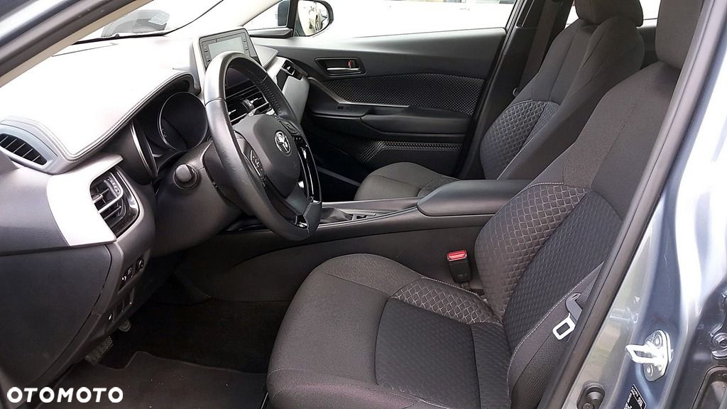 Toyota C-HR - 12