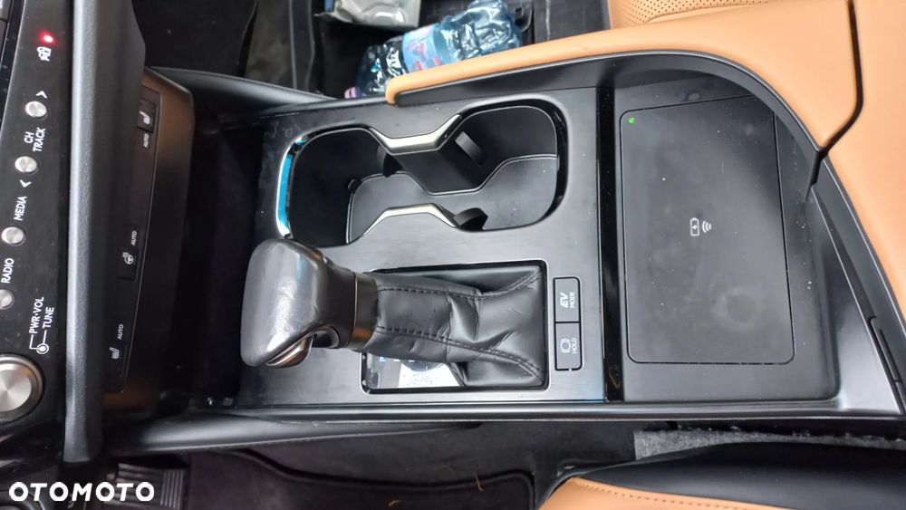 Lexus ES 300h Business Edition - 15