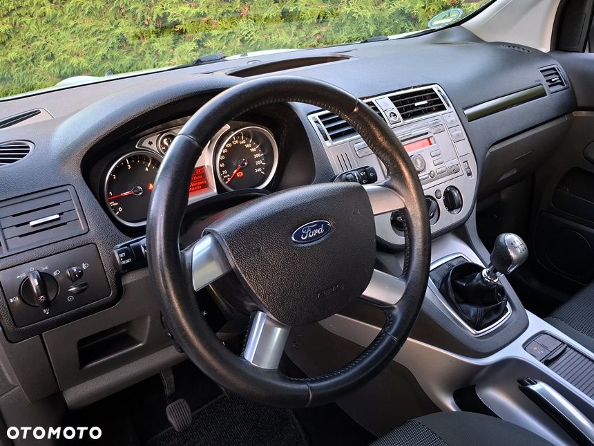 Ford Kuga - 22