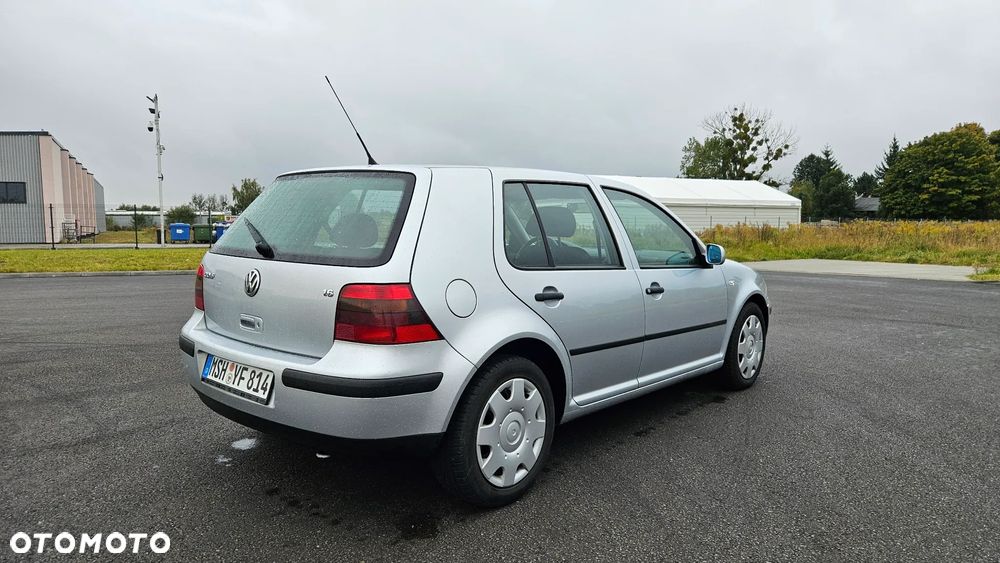 Volkswagen Golf 1.6 Edition - 14