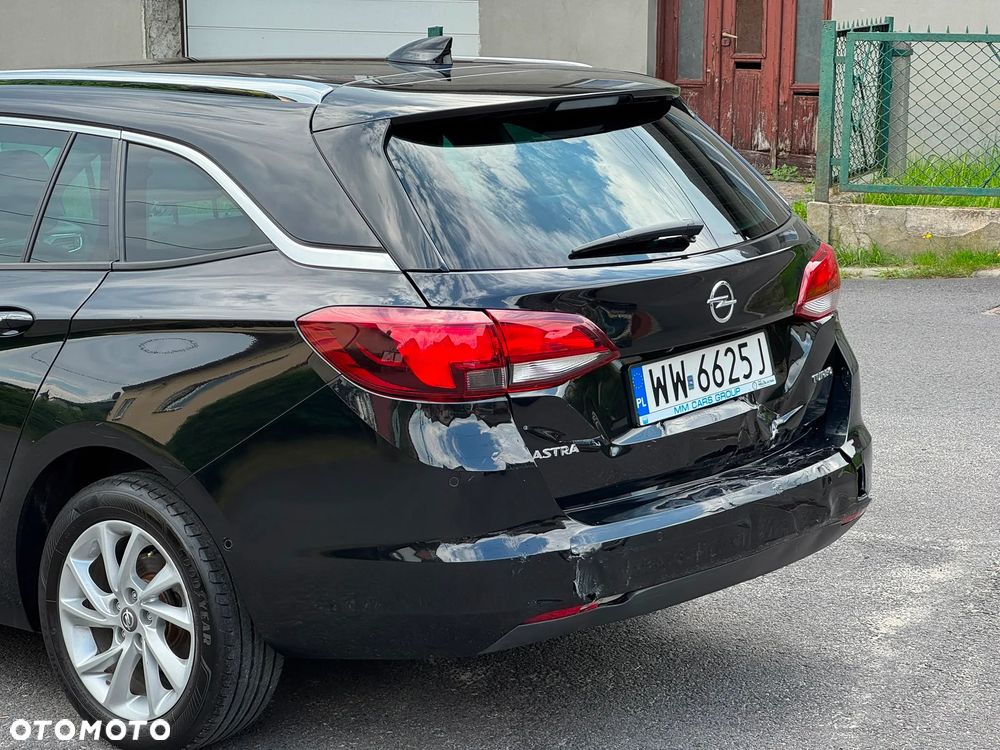 Opel Astra 1.4 T Dynamic S&S - 32