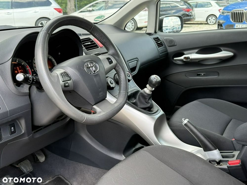 Toyota Auris 1.6 Active - 10