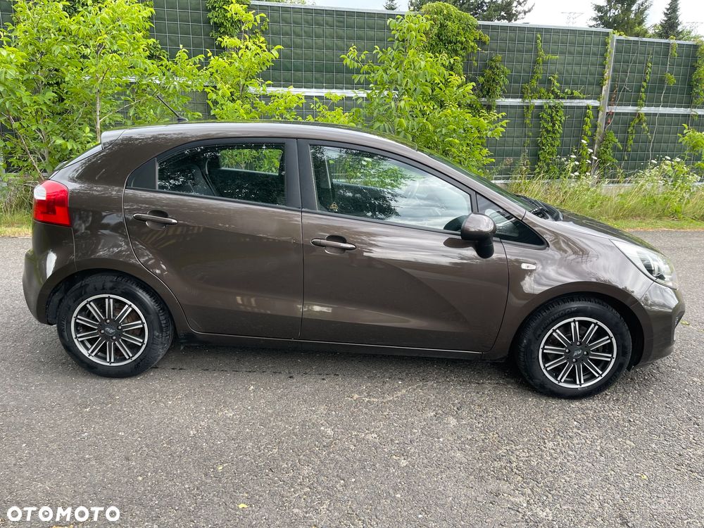 Kia Rio 1.2 Attract - 3