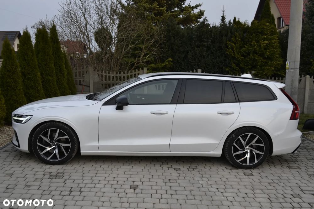 Volvo V60 B3 B R-Design - 11