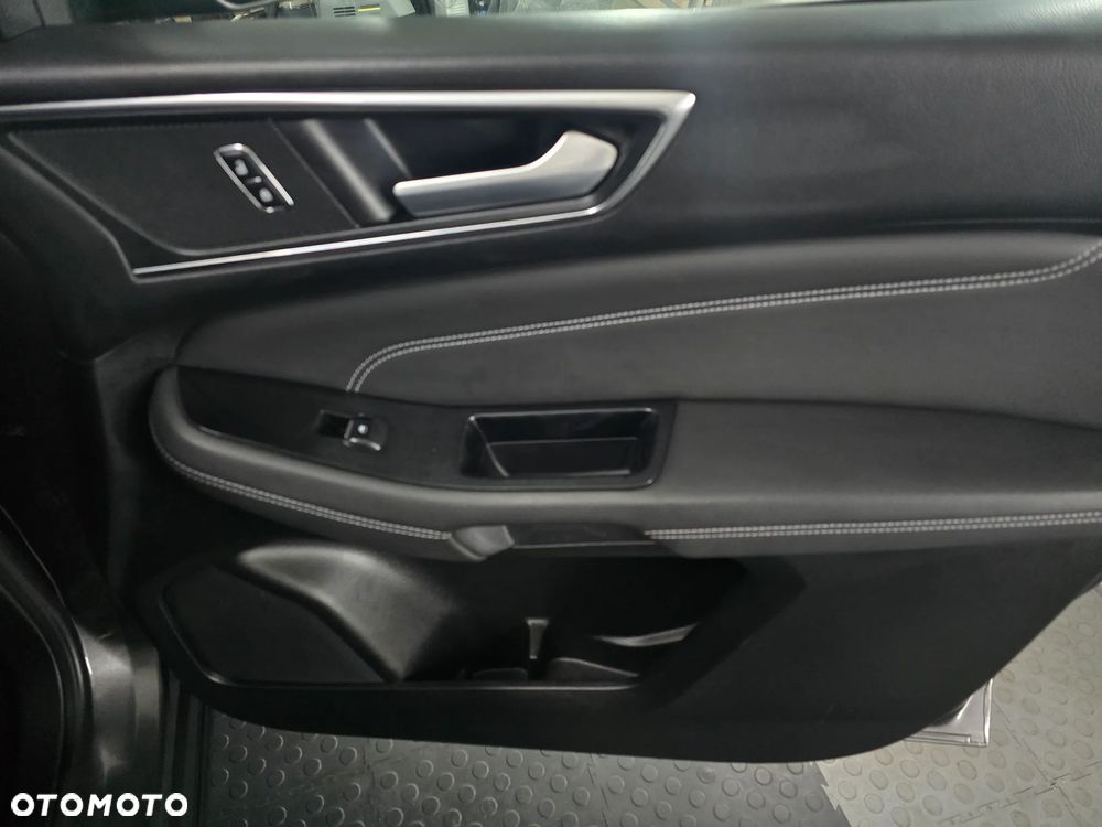 Ford S-Max 2.0 TDCi Titanium PowerShift - 33