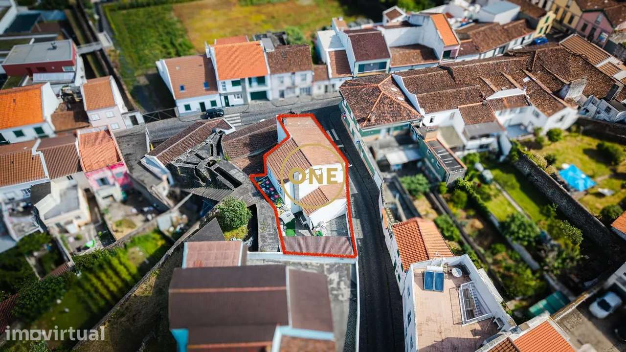 Moradia T4 com Anexo e Garagem – Espaço, Conforto e Versatilidade. - Grande imagem: 2/51