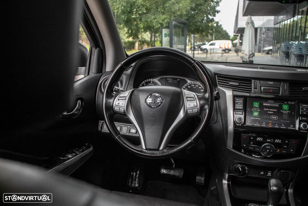 Nissan Navara 2.3 dCi CD 4WD Tekna Auto - 36