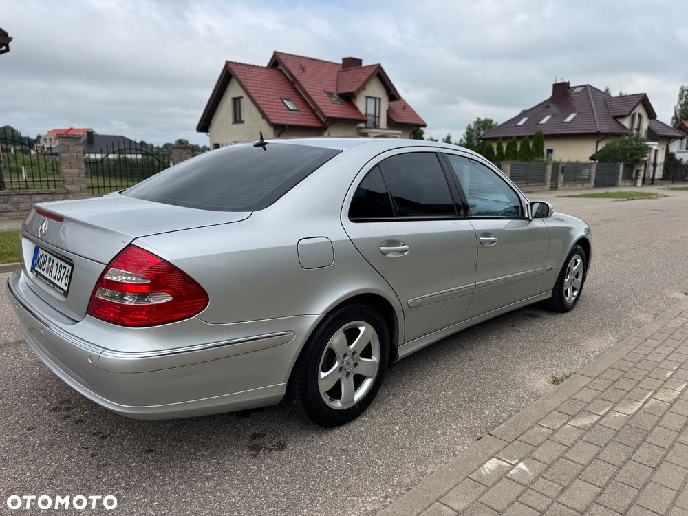 Mercedes-Benz Klasa E 200 Kompressor Automatik Avantgarde Sport Edition - 4