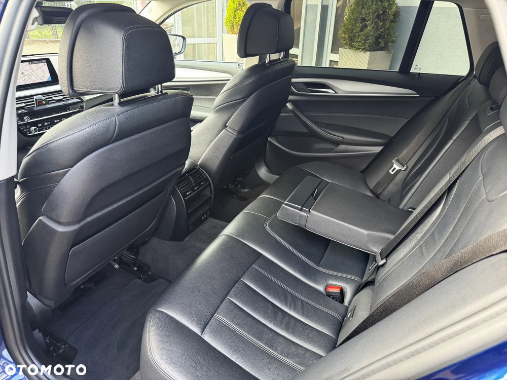 BMW Seria 5 520i Sport Line - 16