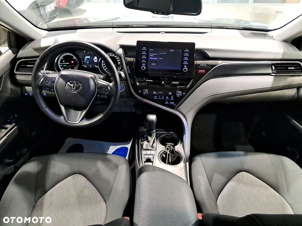 Toyota Camry - 12