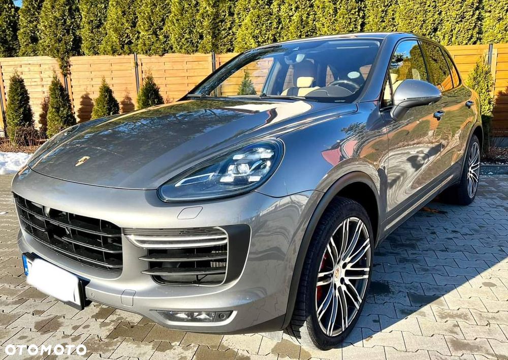 Porsche Cayenne - 40