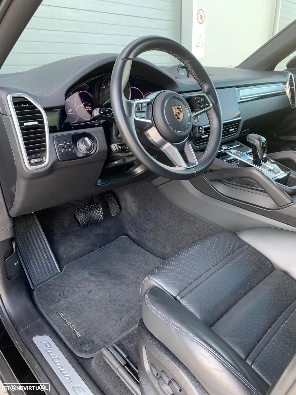 Porsche Cayenne Coupé E-Hybrid Platinum Edition - 30
