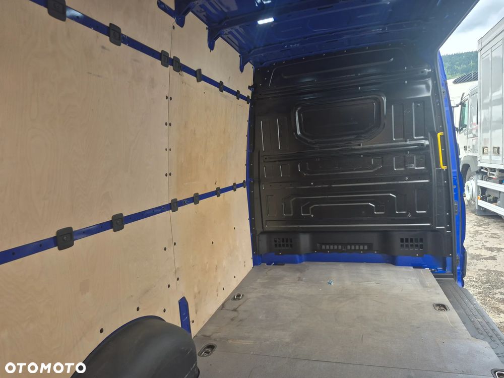 Volkswagen CRAFTER SYN1E BLASZAK - 14