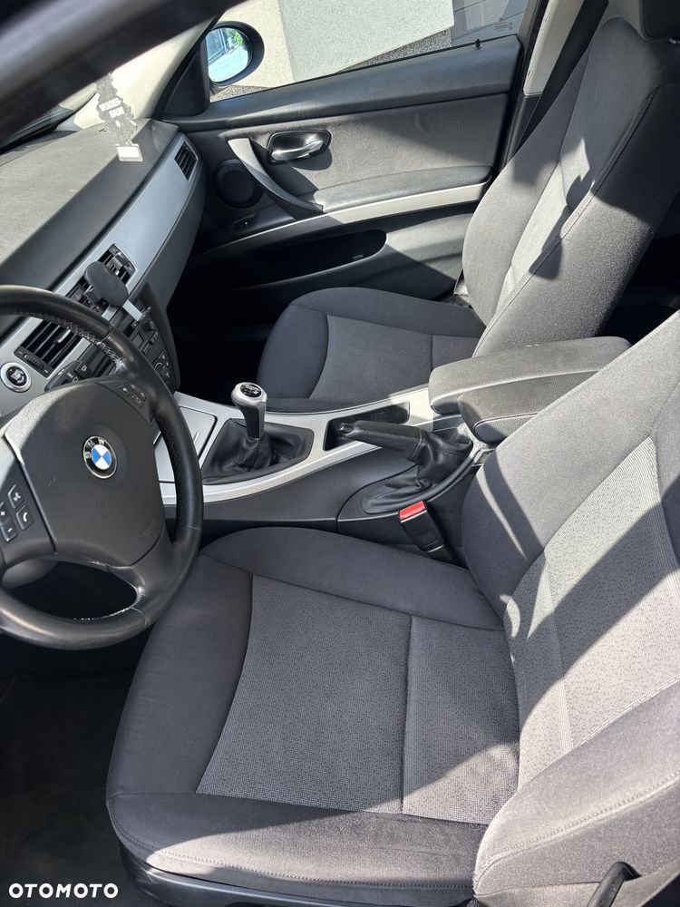 BMW Seria 3 318i - 16