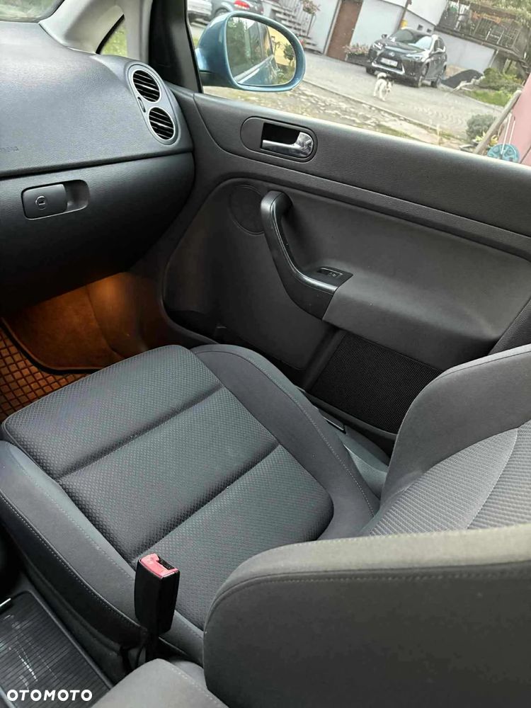 Volkswagen Golf V 2.0 TDI Comfortline - 10