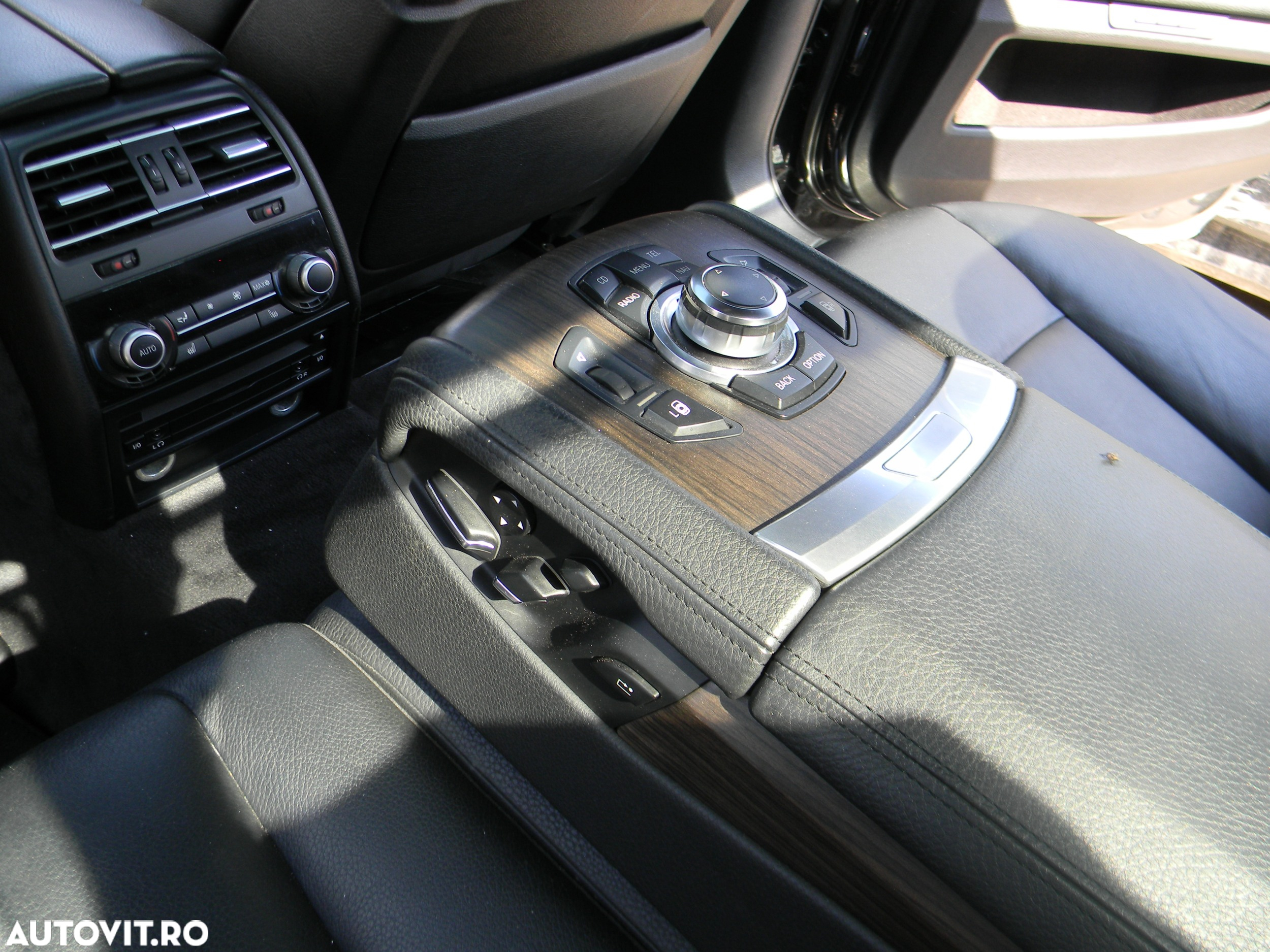 Dezmembrari  BMW 7 (F01, F02, F03, F04)  2008  > 2015 750 i Benzina - 32