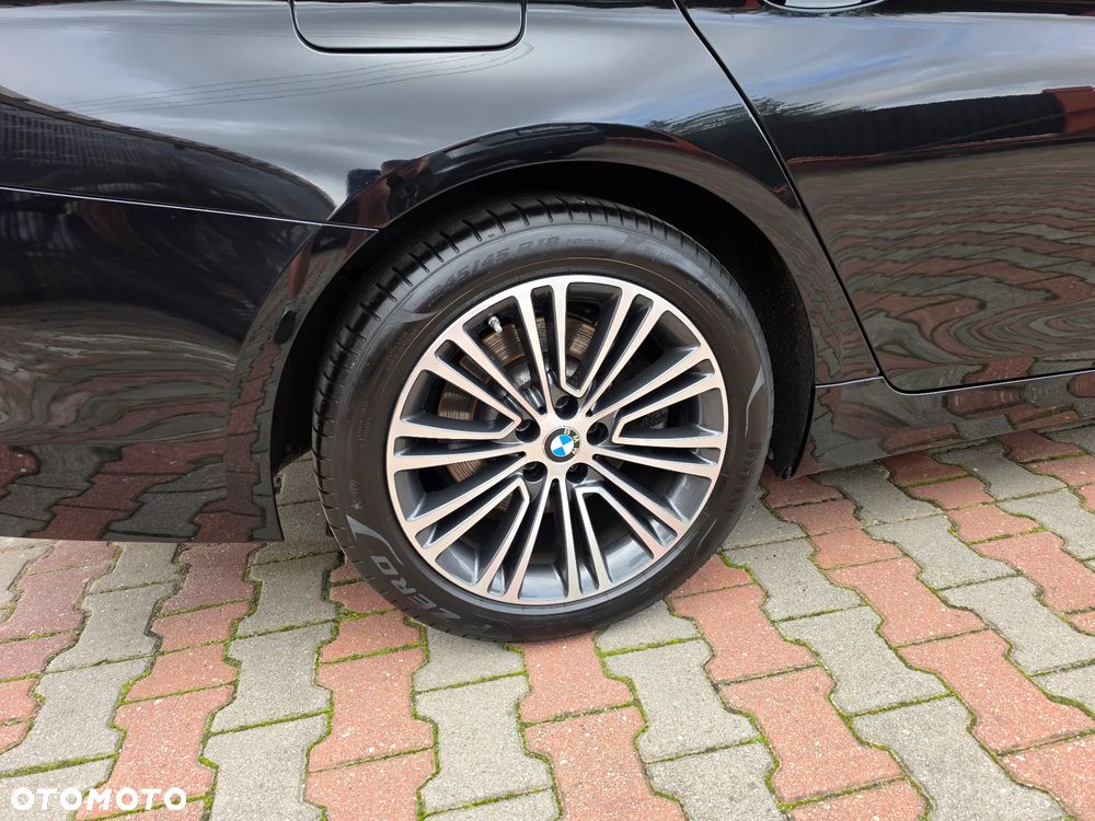 BMW Seria 5 520d M Sport Edition - 10