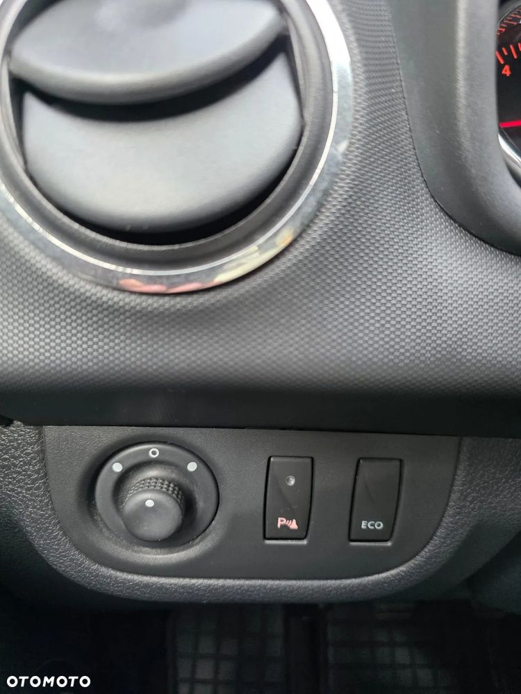 Dacia Sandero TCe 90 Laureate - 28