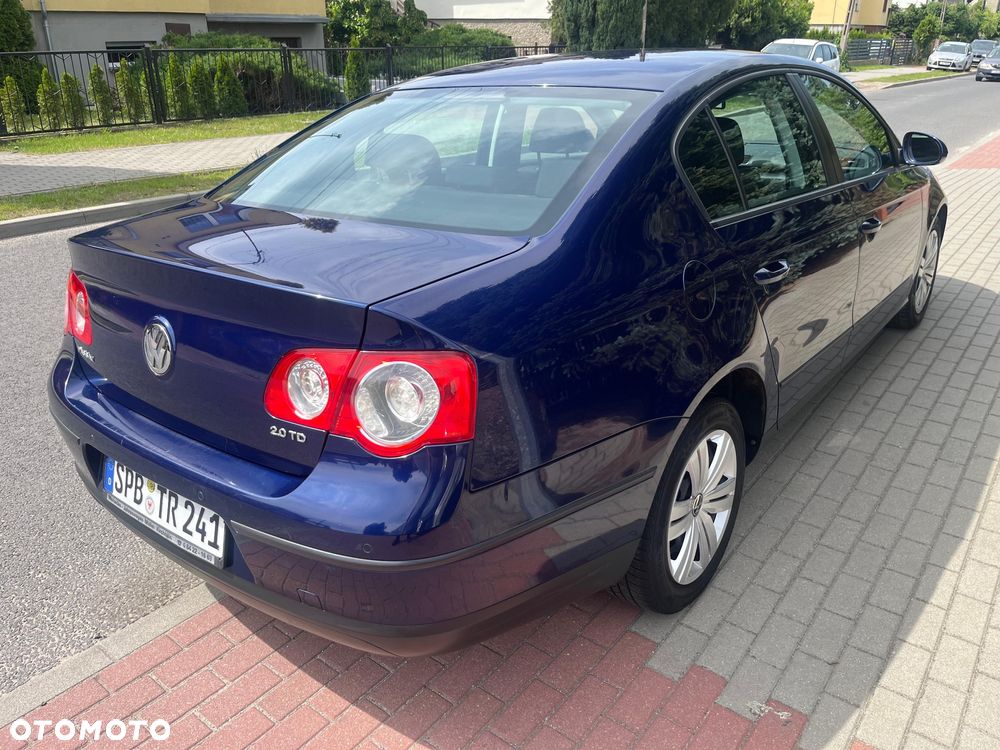 Volkswagen Passat - 3