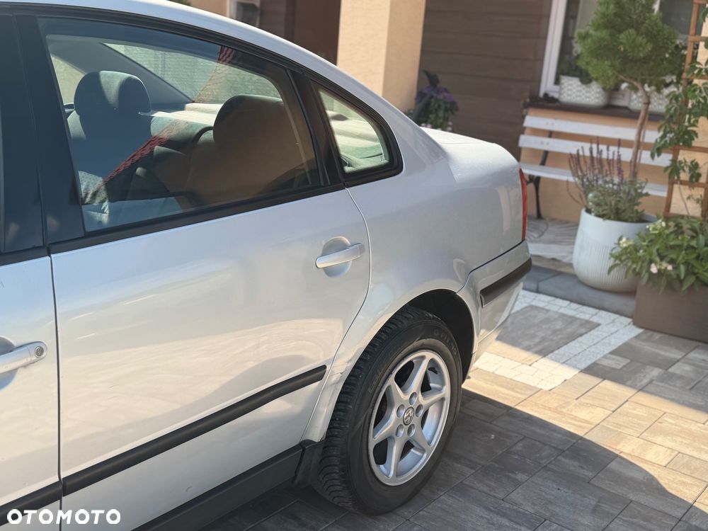 Volkswagen Passat 1.9 TDI CL - 29