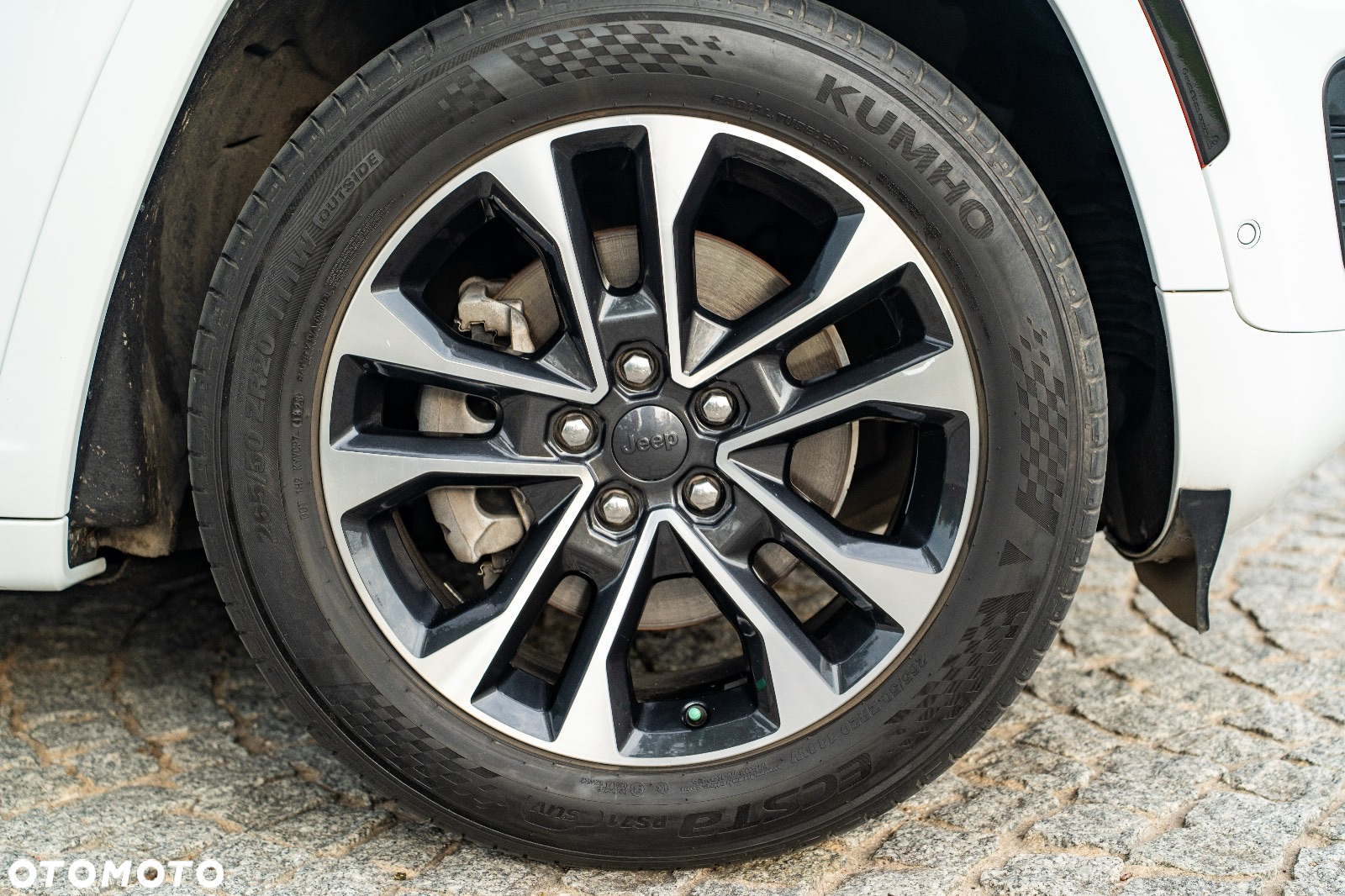 Jeep Grand Cherokee - 12