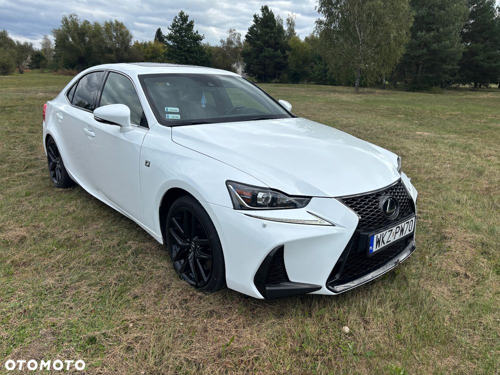 Lexus IS 200t / 300 F Sport - 4