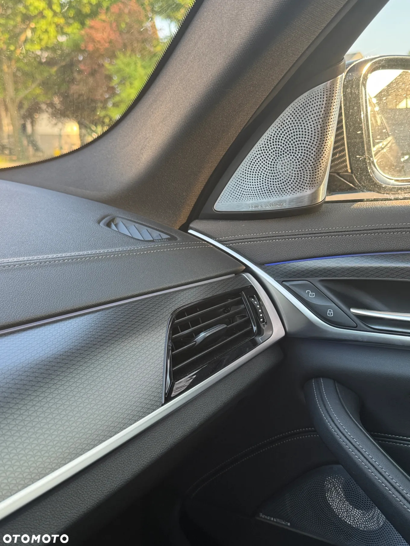 BMW Seria 5 M550i xDrive sport - 17