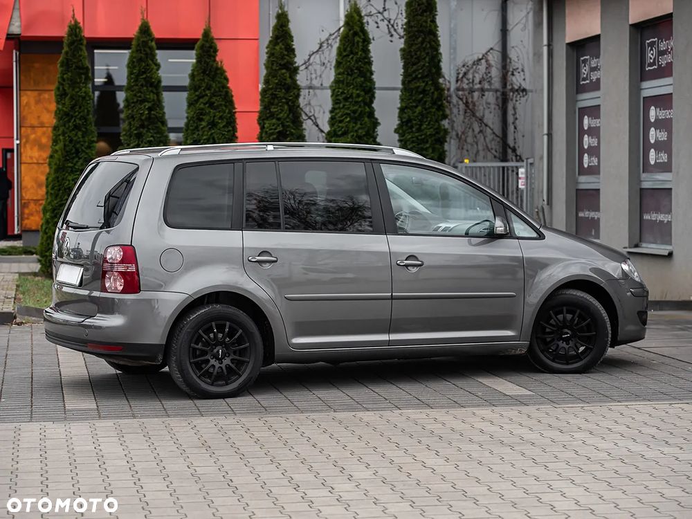 Volkswagen Touran - 14