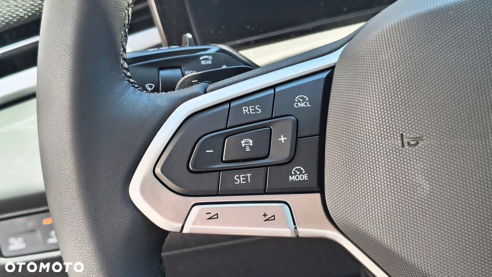 Volkswagen T-Roc - 13