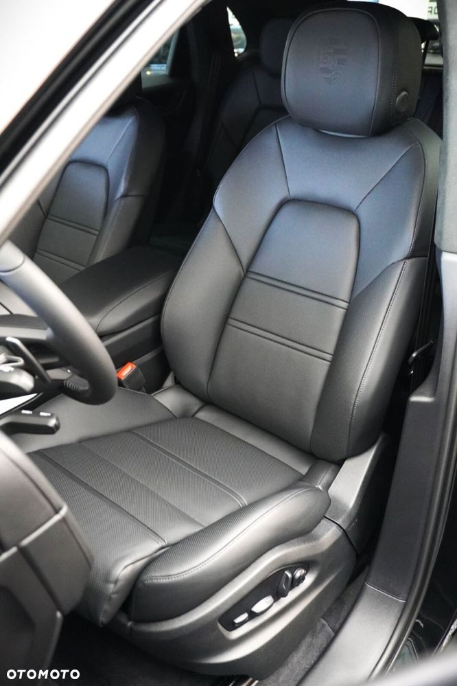 Porsche Cayenne GTS - 16