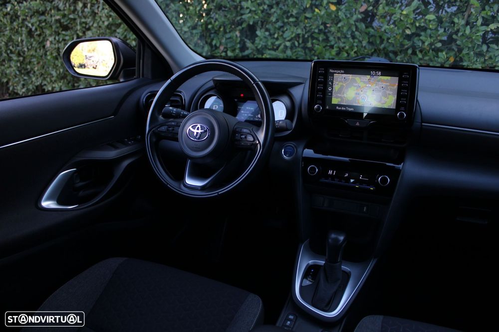 Toyota Yaris Cross 1.5 HDF Comfort Plus - 24