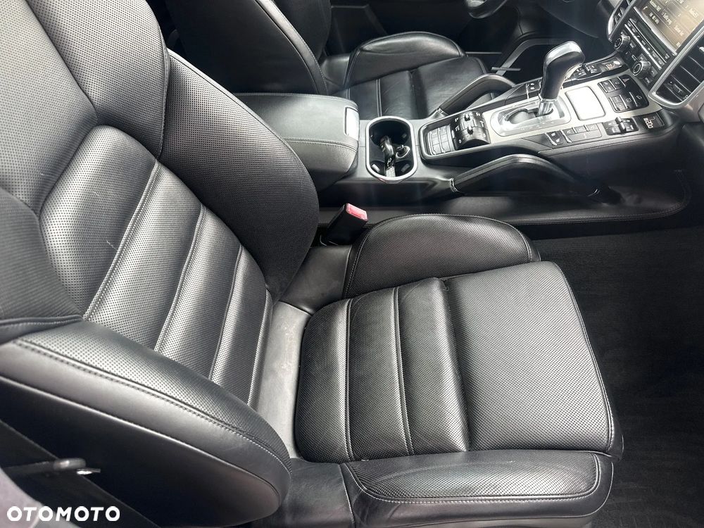 Porsche Cayenne - 16