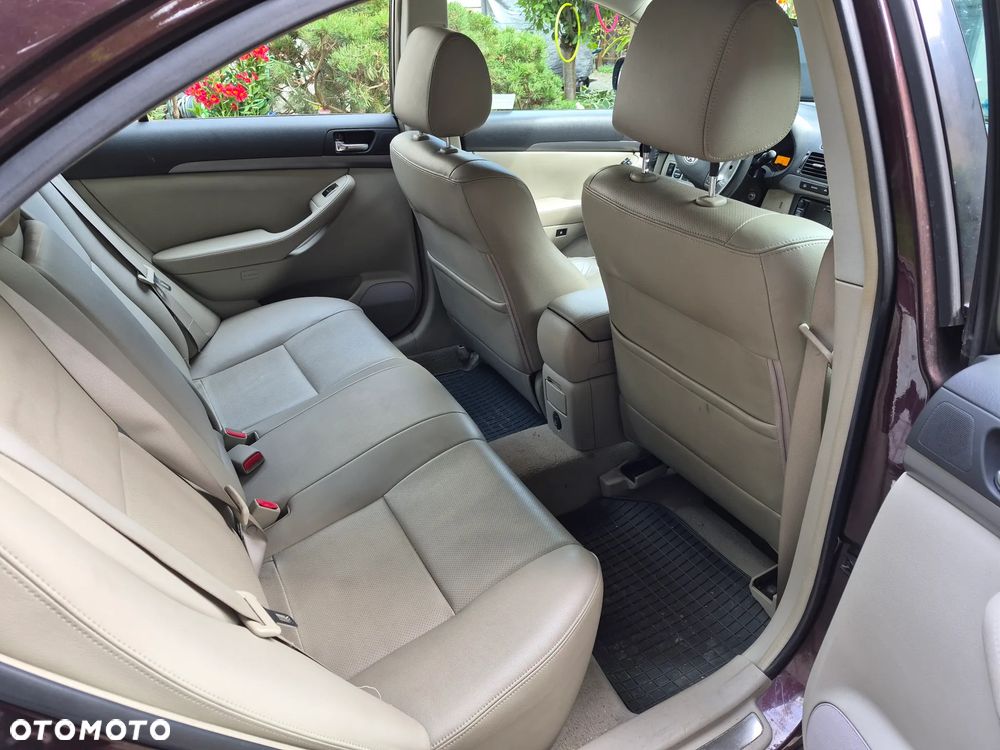 Toyota Avensis 2.2 D-4D X Premium - 8