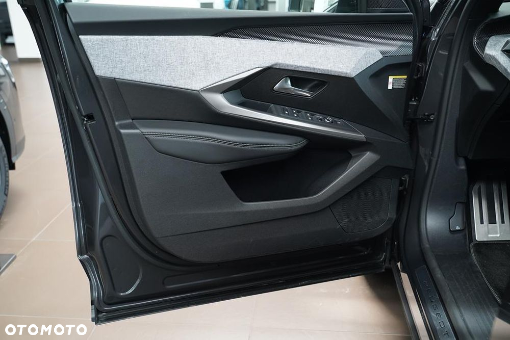 Peugeot 5008 1.2 PureTech mHEV GT S&S e-DCS6 - 11