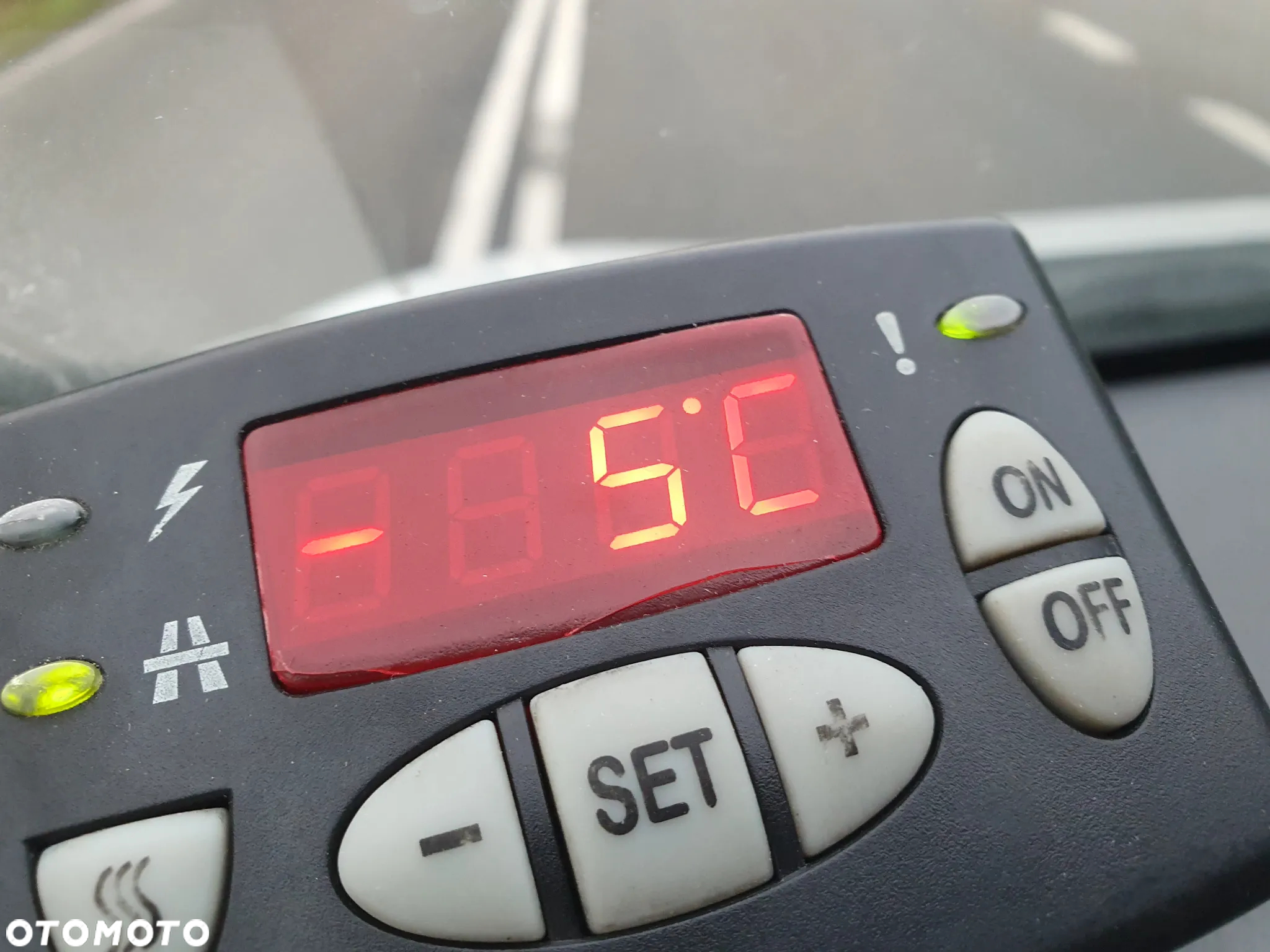 Opel VIVARO CHLODNIA MROZNIA CARRIER KLIMA EURO6 - 15
