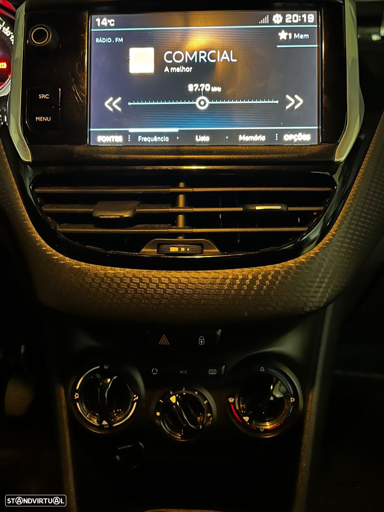 Peugeot 208 1.2 PureTech Style - 16