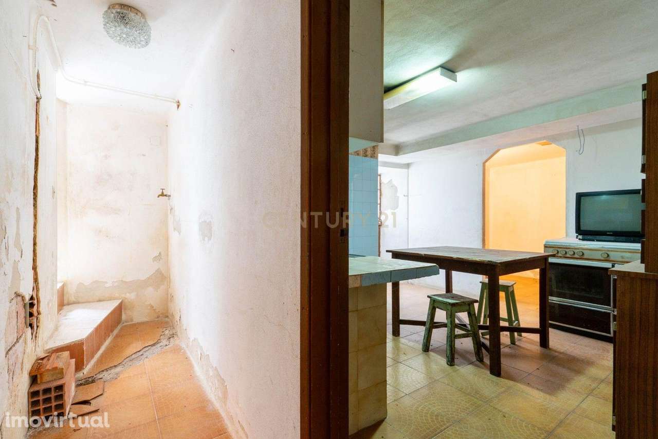 Moradia T3 c/ garagem e terreno anexo - Grande imagem: 4/57