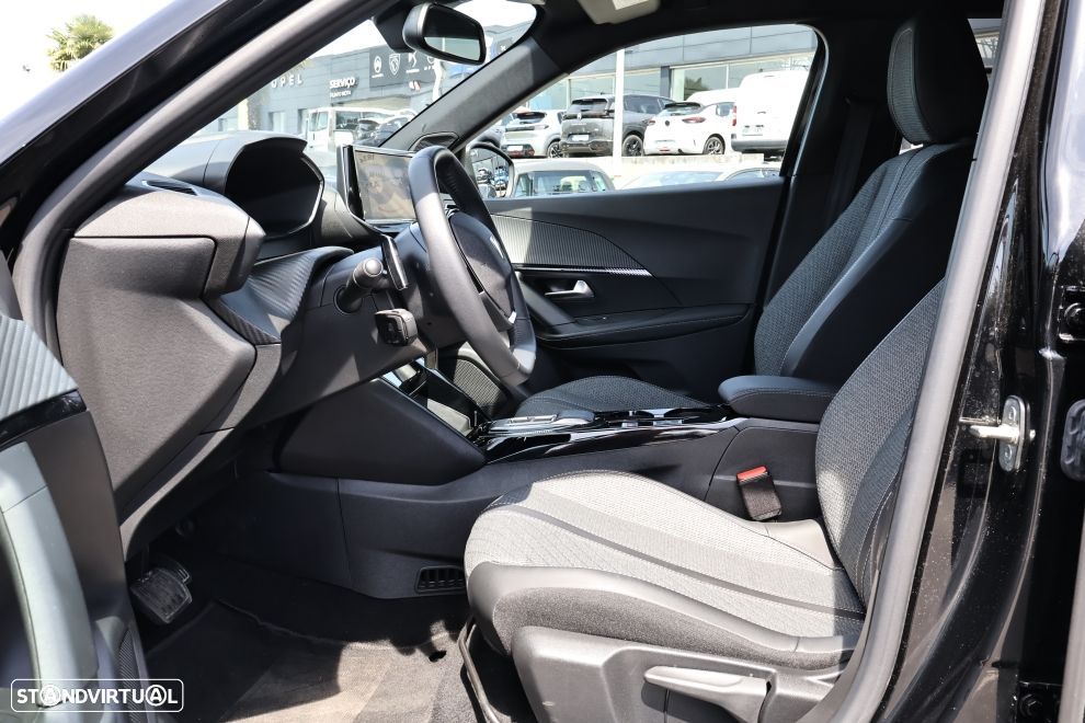 Peugeot 2008 1.2 Hybrid Allure e-DCS6 - 17
