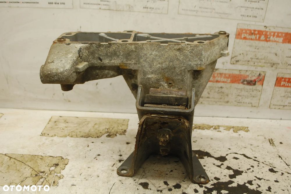 ŁAPA SILNIKA PODUSZKA LEWA 500376599 IVECO DAILY III 2.3 JTD - 4