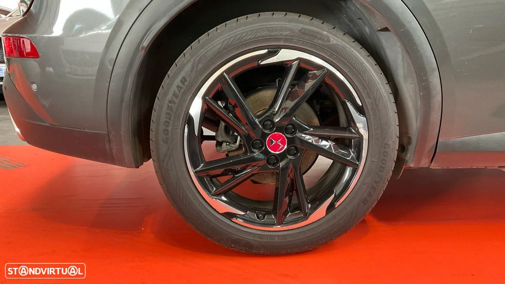 DS DS7 Crossback - 14