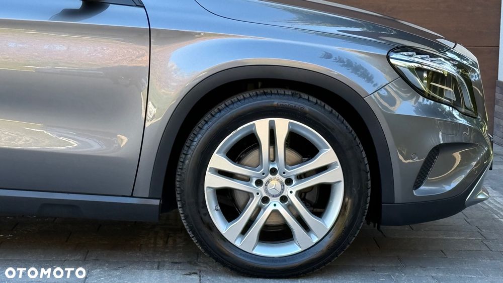 Mercedes-Benz GLA - 11