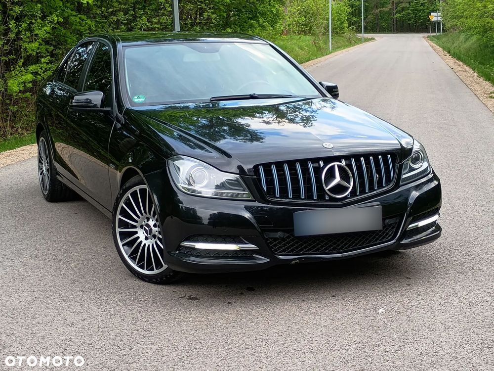 Mercedes-Benz Klasa C 180 BlueEFFICIENCY Elegance - 2