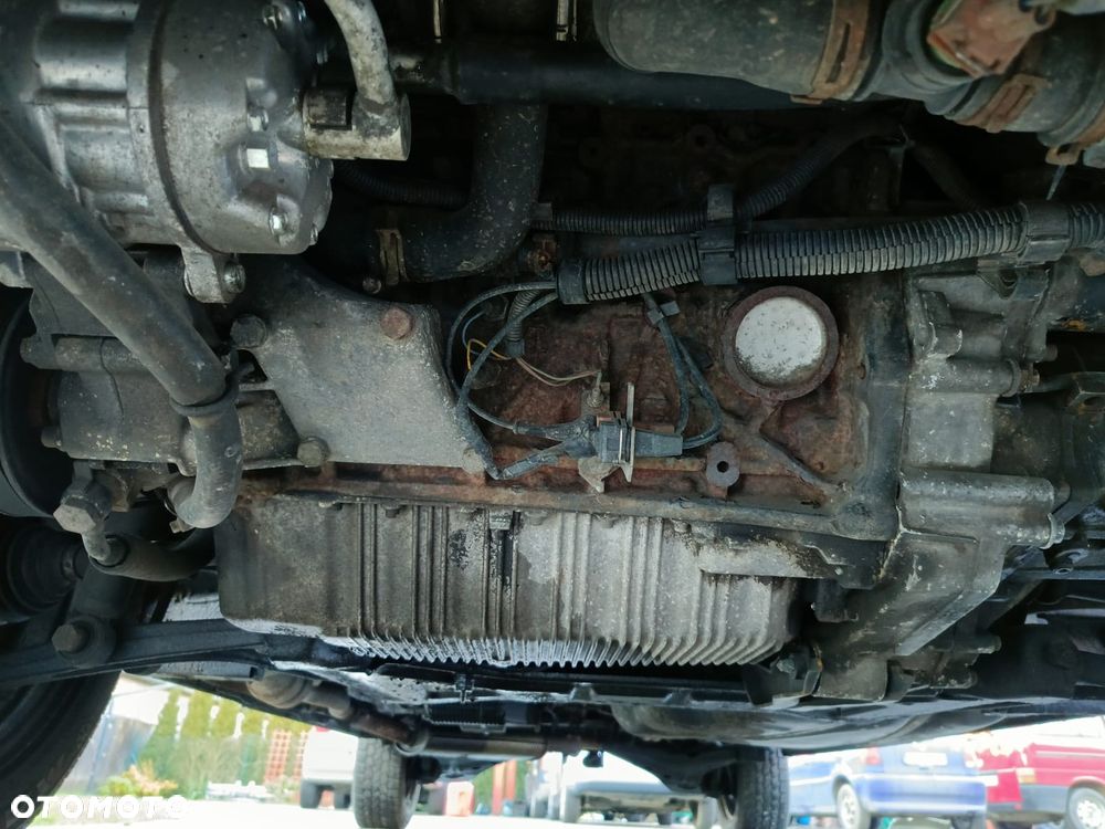 Volkswagen Caravelle - 20