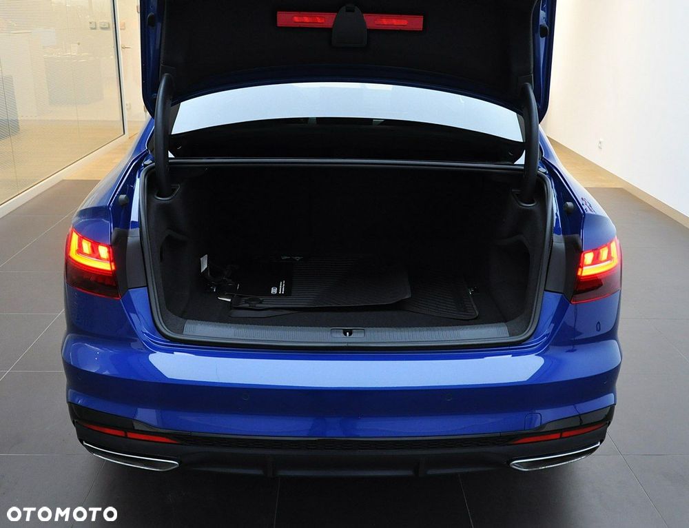 Audi A4 Limousine - 12