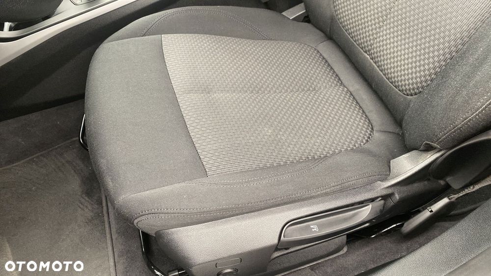BMW Seria 1 118i Advantage - 16