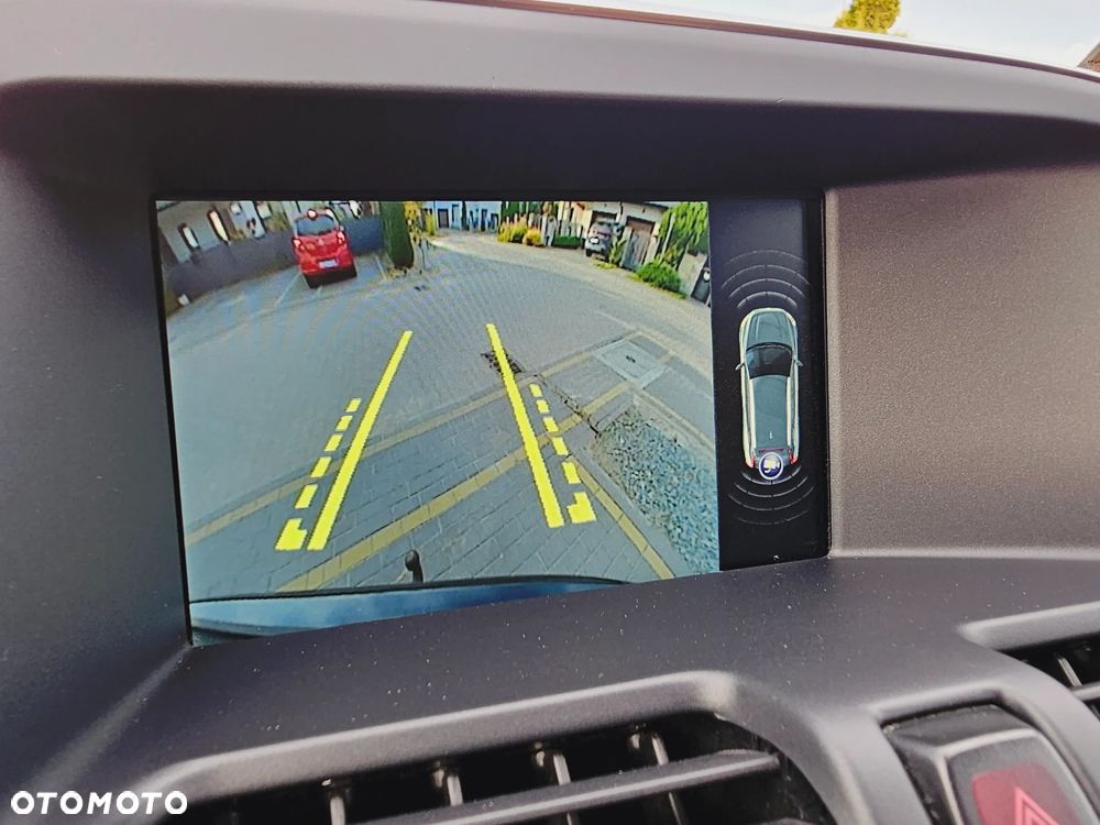 Volvo XC 60 D3 Drive-E R-Design Momentum - 23