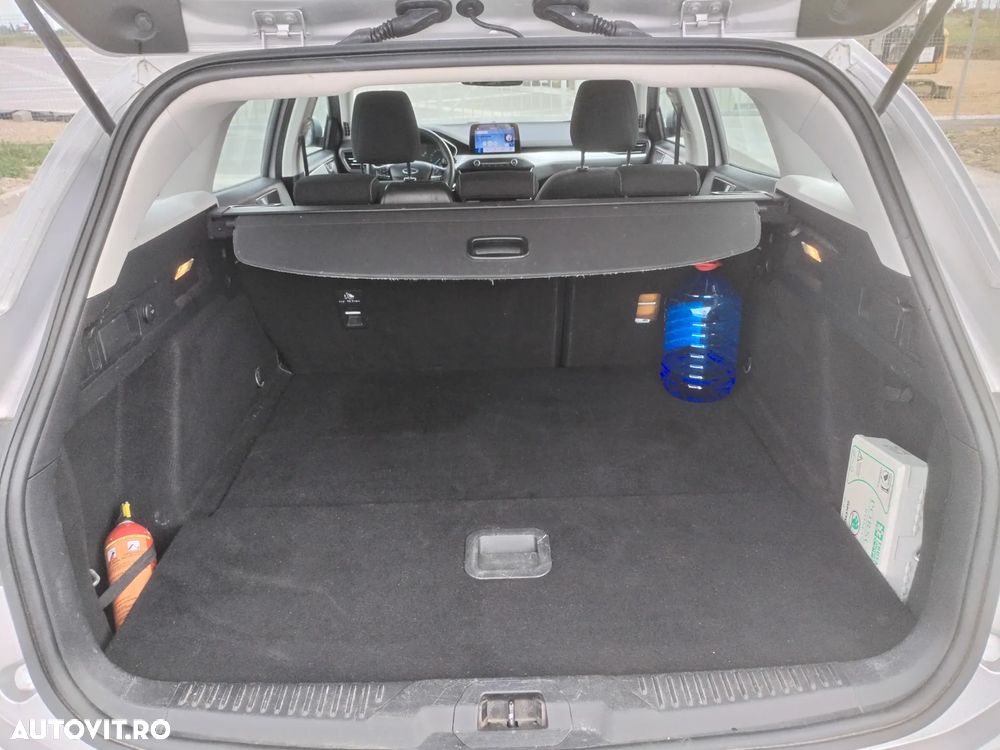 Ford Focus 1.5 TDCi Powershift Titanium - 4