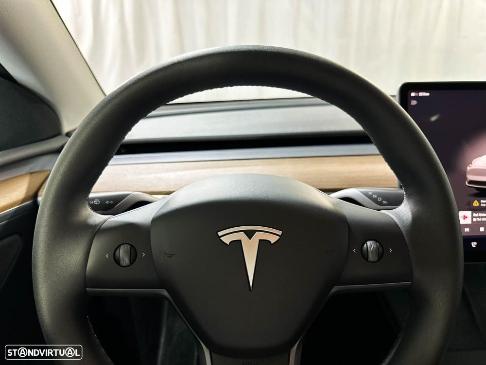 Tesla Model Y Long Range Dual Motor AWD - 40